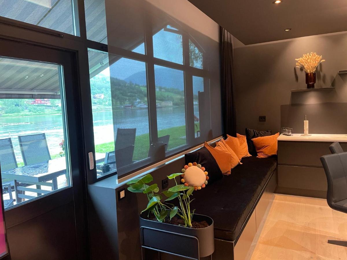 Olden Apartments 2 สตรีน ภายนอก รูปภาพ
