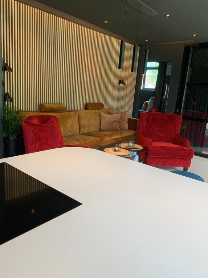 Olden Apartments 2 สตรีน ภายนอก รูปภาพ
